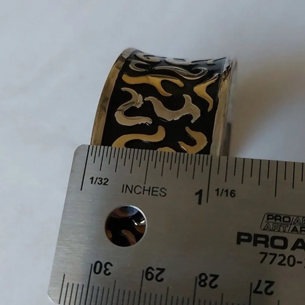 N/A contemporary silver